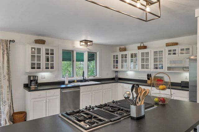 456 Governor Wentworth Highway, Tuftonboro, NH 03816