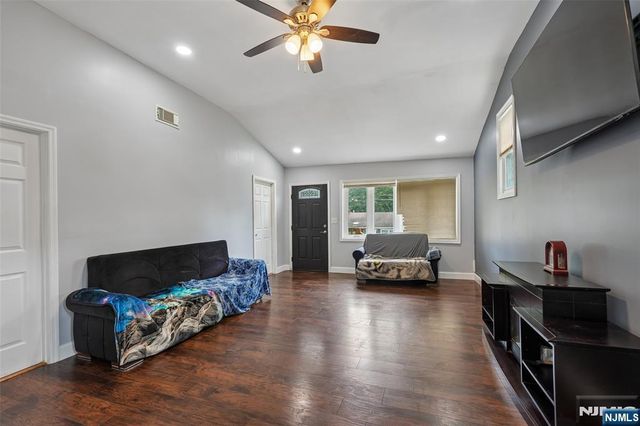 307 Boulevard Drive, Wayne, NJ 07470