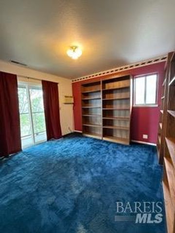 920 Crestmont Dr, Angwin, CA 94508