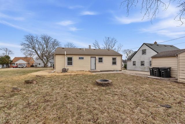 3541 S 46th STREET, Greenfield, WI 53220