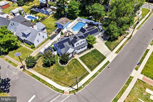 411 W CEDAR AVE, Oaklyn, NJ 08107