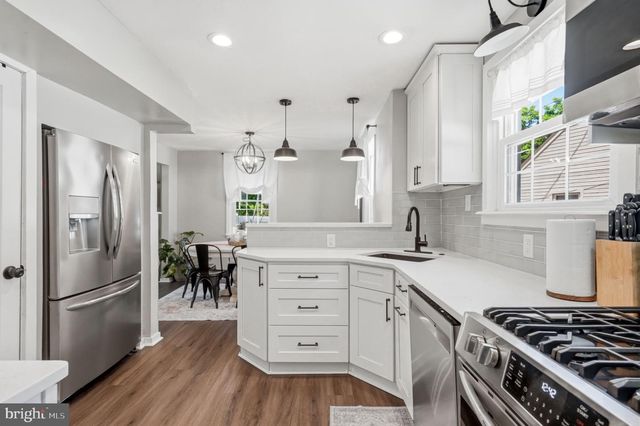 411 W CEDAR AVE, Oaklyn, NJ 08107