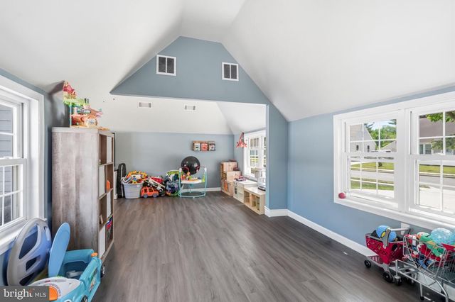 411 W CEDAR AVE, Oaklyn, NJ 08107