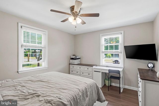 411 W CEDAR AVE, Oaklyn, NJ 08107