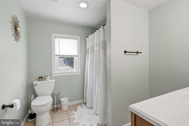 411 W CEDAR AVE, Oaklyn, NJ 08107