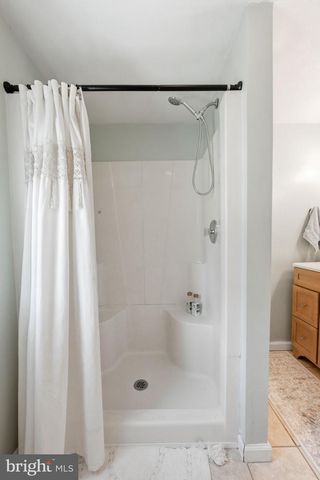 411 W CEDAR AVE, Oaklyn, NJ 08107