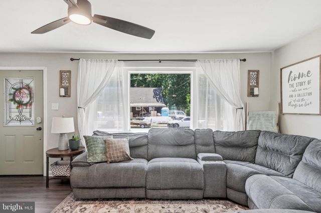 411 W CEDAR AVE, Oaklyn, NJ 08107