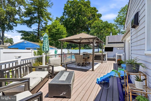 411 W CEDAR AVE, Oaklyn, NJ 08107