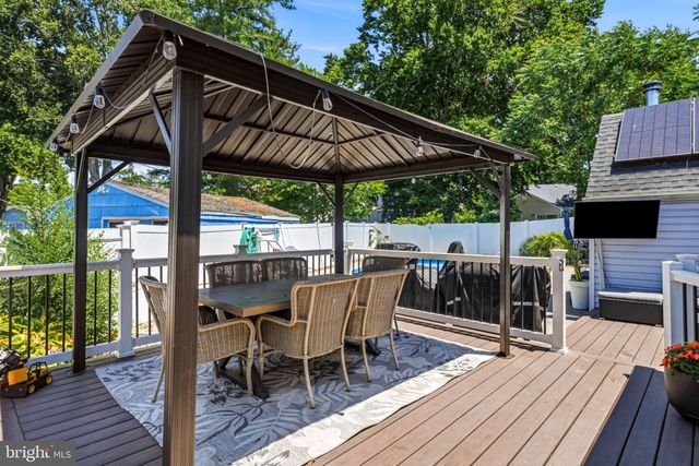 411 W CEDAR AVE, Oaklyn, NJ 08107