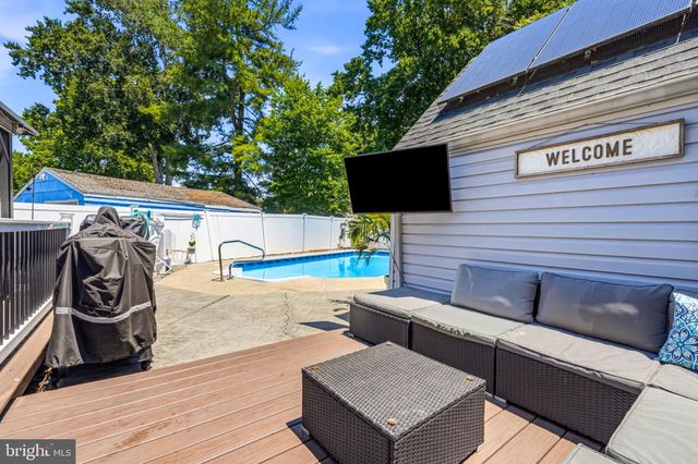 411 W CEDAR AVE, Oaklyn, NJ 08107