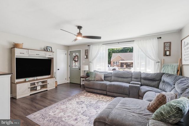 411 W CEDAR AVE, Oaklyn, NJ 08107