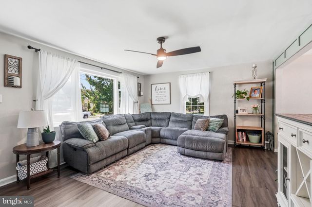 411 W CEDAR AVE, Oaklyn, NJ 08107