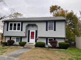 8 Dorr Street, Cumberland, RI 02864