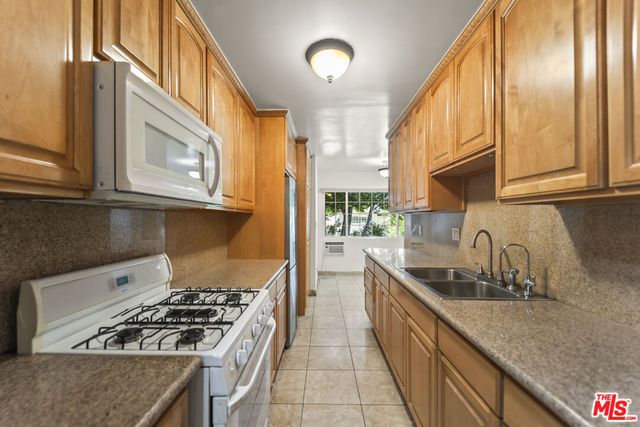 6904 Radford Avenue 7, North Hollywood, CA 91605