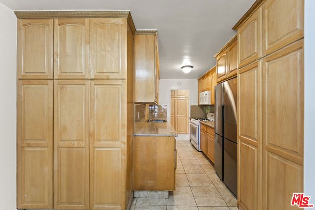 6904 Radford Avenue 7, North Hollywood, CA 91605