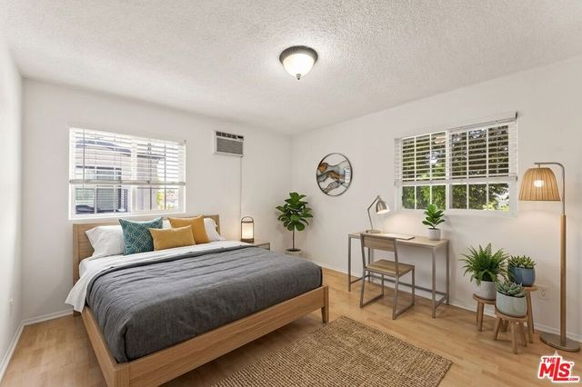 6904 Radford Avenue 7, North Hollywood, CA 91605