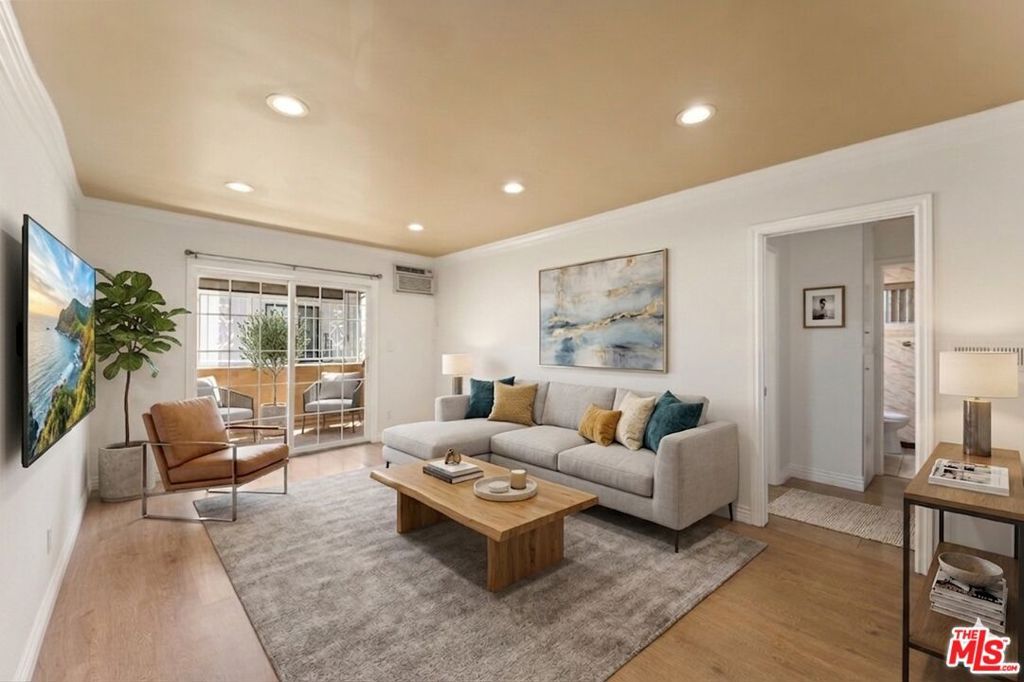 6904 Radford Avenue 7, North Hollywood, CA 91605