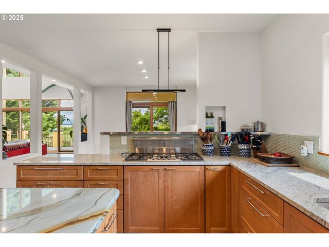 88369 TIMBERLINE Dr, Veneta, OR 97487