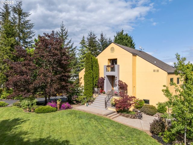 88369 TIMBERLINE Dr, Veneta, OR 97487