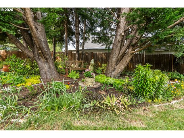 88369 TIMBERLINE Dr, Veneta, OR 97487