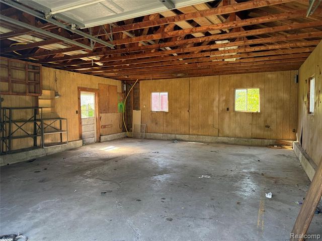 10323 Halsey Road, Grand Blanc, MI 48439