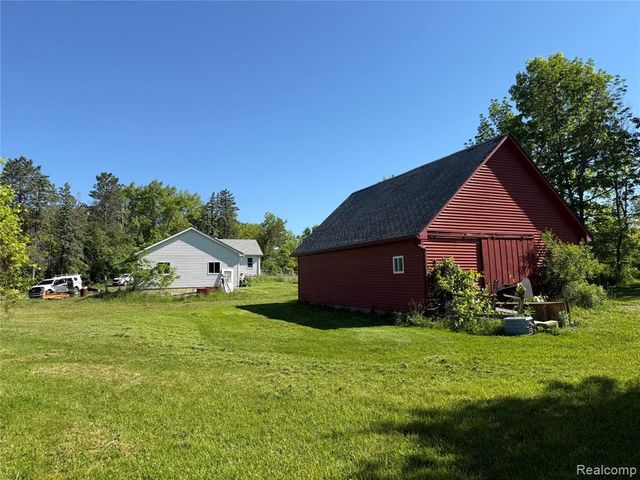 10323 Halsey Road, Grand Blanc, MI 48439