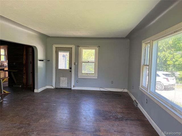 10323 Halsey Road, Grand Blanc, MI 48439