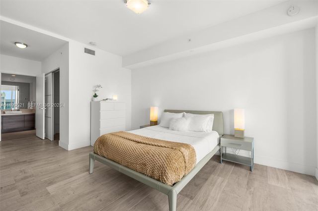 1080 Brickell Ave 3602, Miami, FL 33131