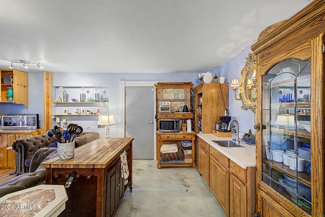 1978 E GREENWAY Road, Phoenix, AZ 85022