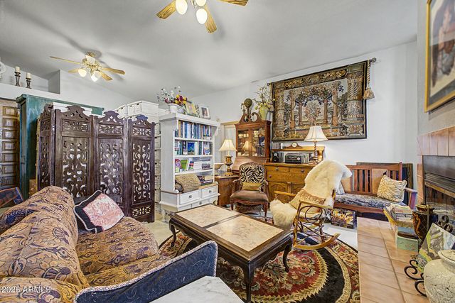 1978 E GREENWAY Road, Phoenix, AZ 85022