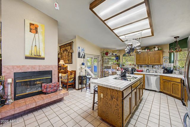 1978 E GREENWAY Road, Phoenix, AZ 85022