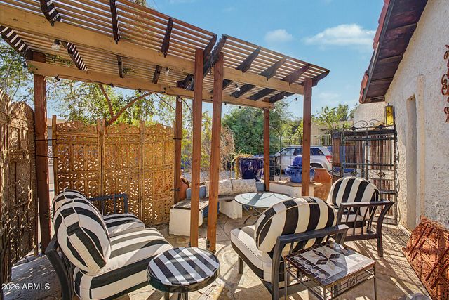 1978 E GREENWAY Road, Phoenix, AZ 85022