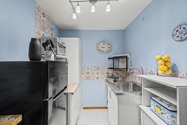 1978 E GREENWAY Road, Phoenix, AZ 85022