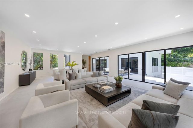 3900 S Douglas Rd, Coconut Grove, FL 33133