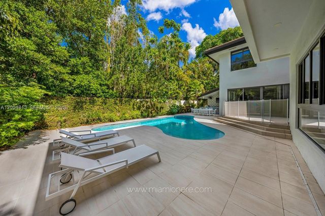 3900 S Douglas Rd, Coconut Grove, FL 33133