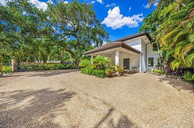 3900 S Douglas Rd, Coconut Grove, FL 33133