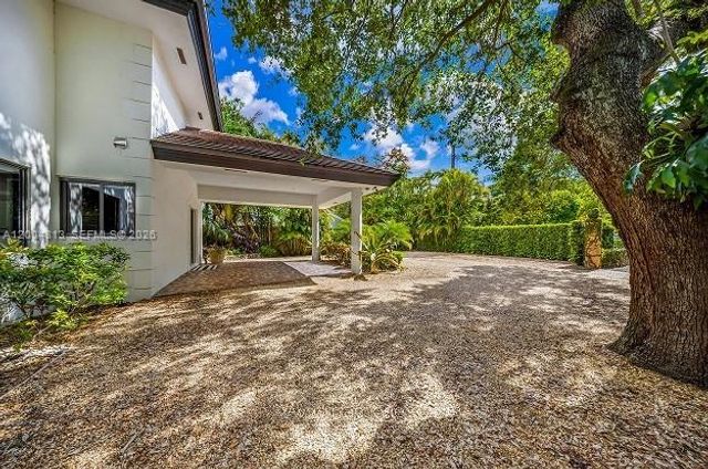 3900 S Douglas Rd, Coconut Grove, FL 33133