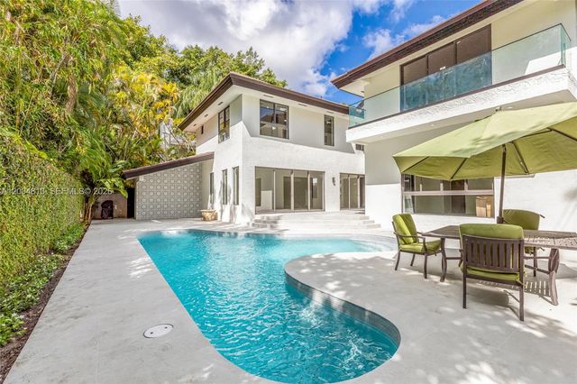 3900 S Douglas Rd, Coconut Grove, FL 33133