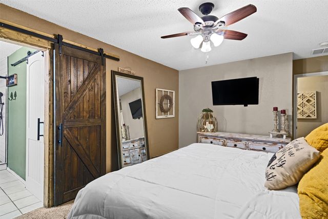 1054 Vaden Avenue, Burleson, TX 76028