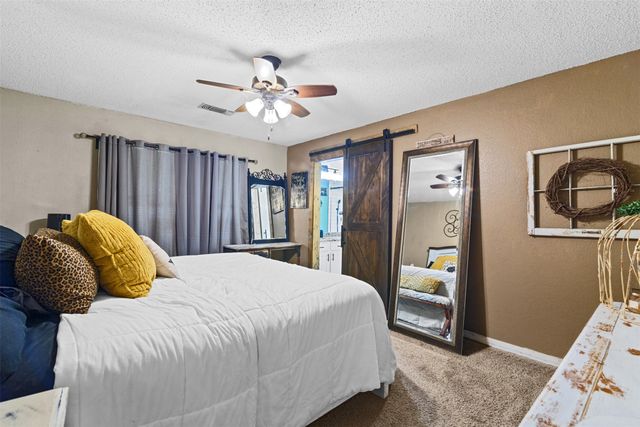 1054 Vaden Avenue, Burleson, TX 76028