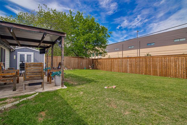1054 Vaden Avenue, Burleson, TX 76028