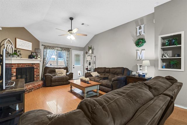 1054 Vaden Avenue, Burleson, TX 76028