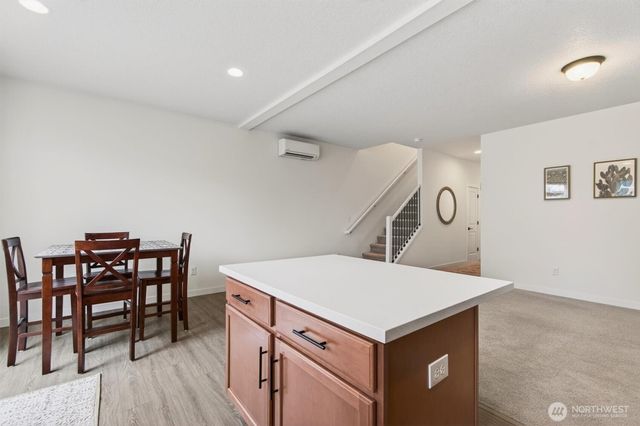 375 S 10th Street, Kalama, WA 98625