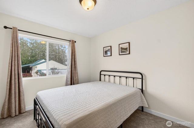 375 S 10th Street, Kalama, WA 98625