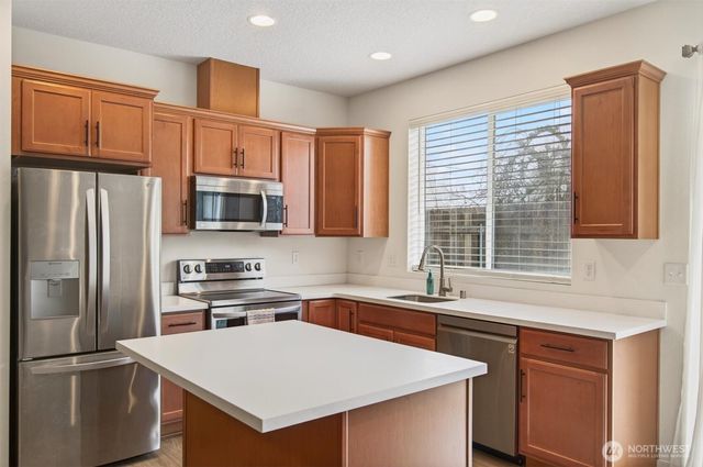 375 S 10th Street, Kalama, WA 98625