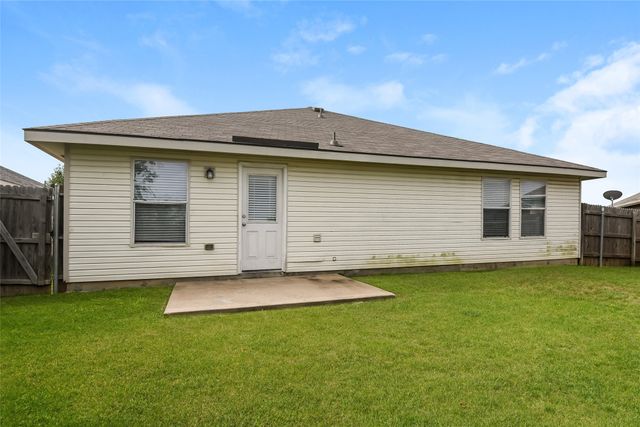 1601 Queens Brook Lane, Fort Worth, TX 76140