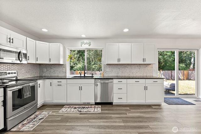 15037 105th Avenue SE, Yelm, WA 98597