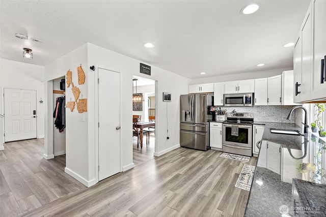 15037 105th Avenue SE, Yelm, WA 98597