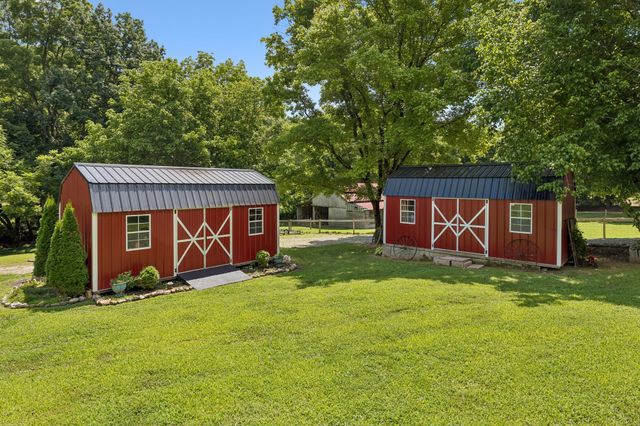8501 Joy Rd, Mount Pleasant, TN 38474