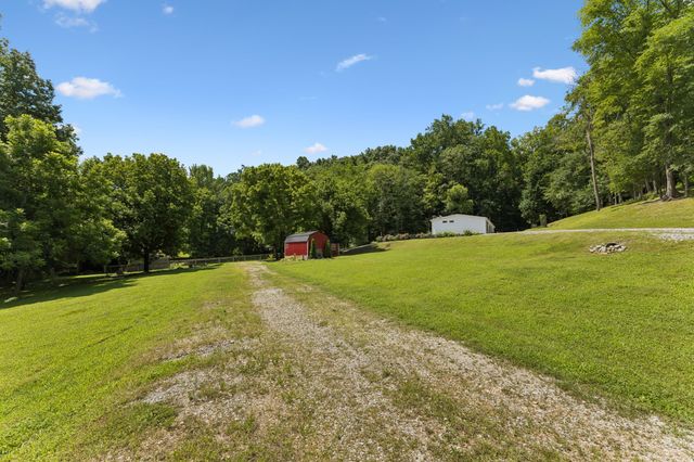 8501 Joy Rd, Mount Pleasant, TN 38474